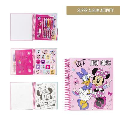 Album d'activités Minnie Mouse