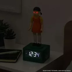 Squid Game Young‑Hee digitális ébresztőóra